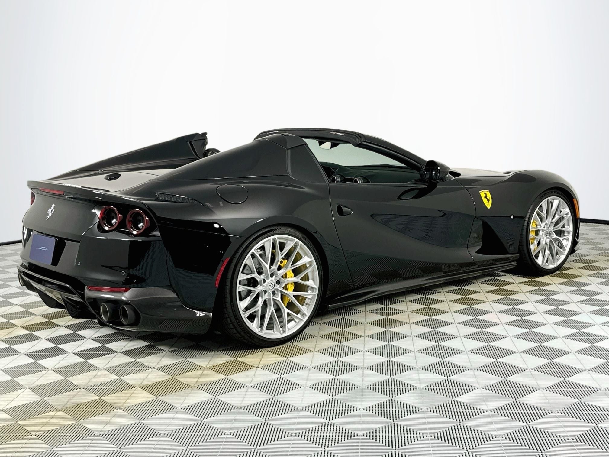 2023 Ferrari 812 GTS Base