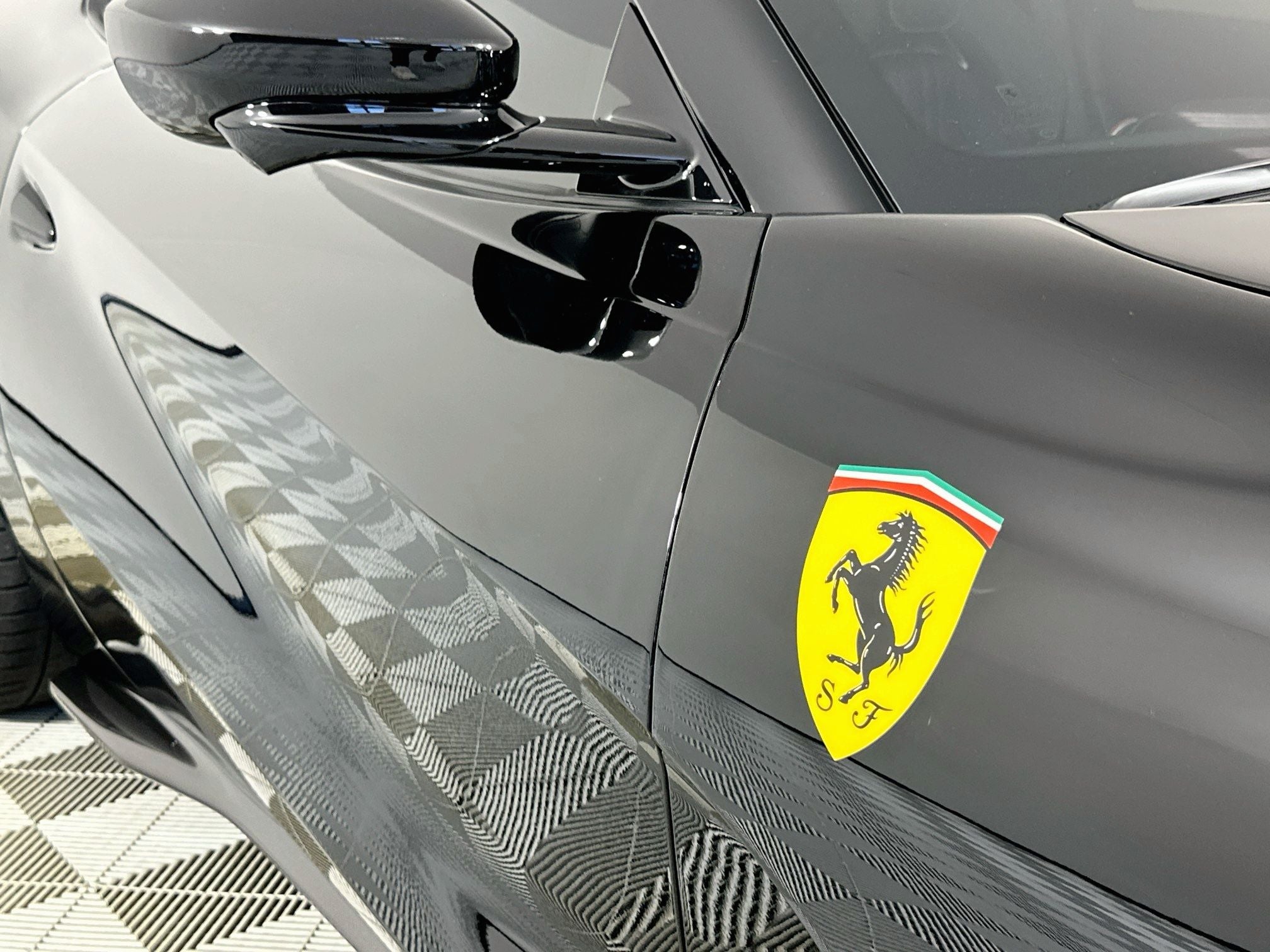 2023 Ferrari 812 GTS Base