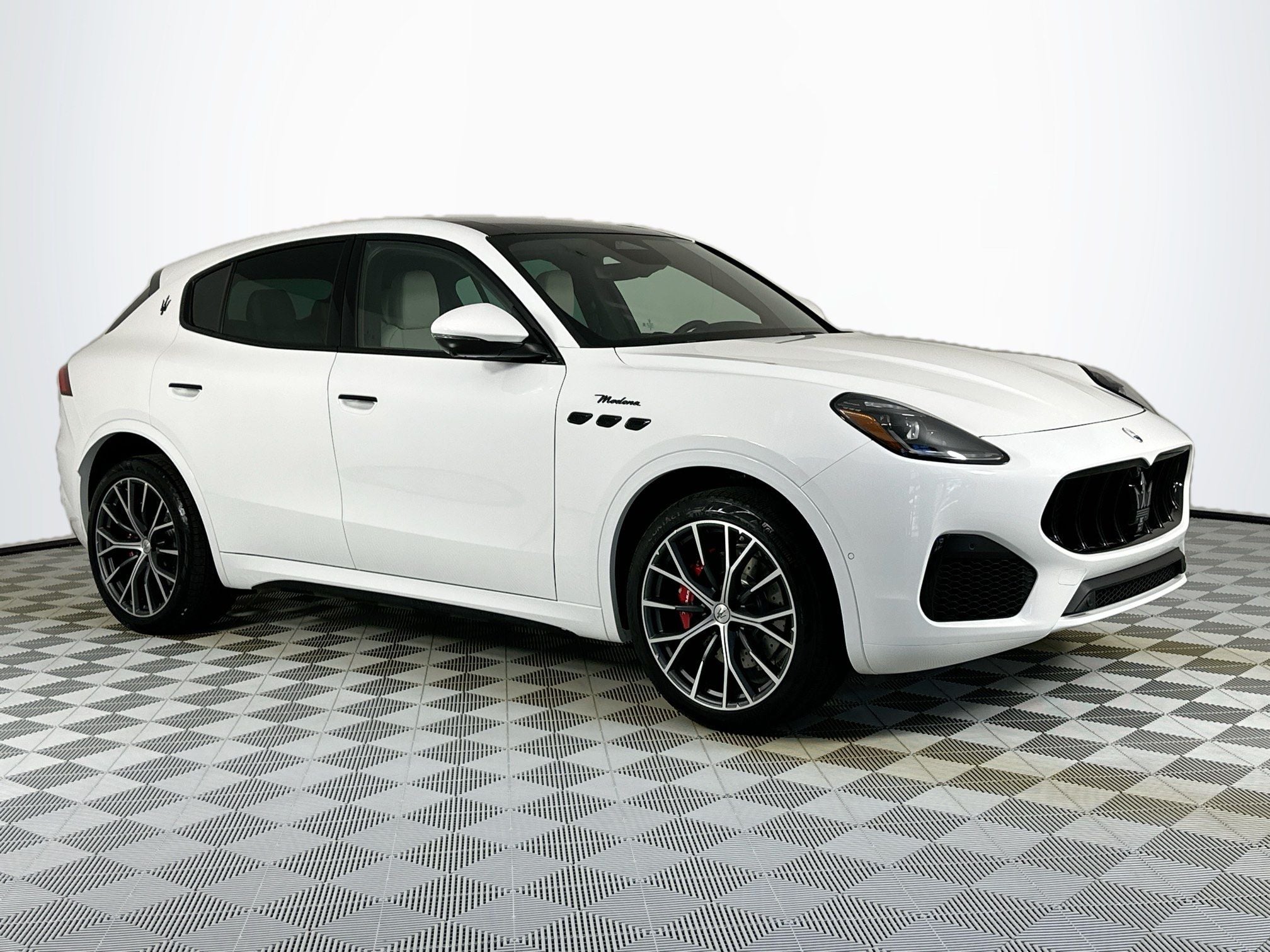 2026 Maserati Grecale Modena