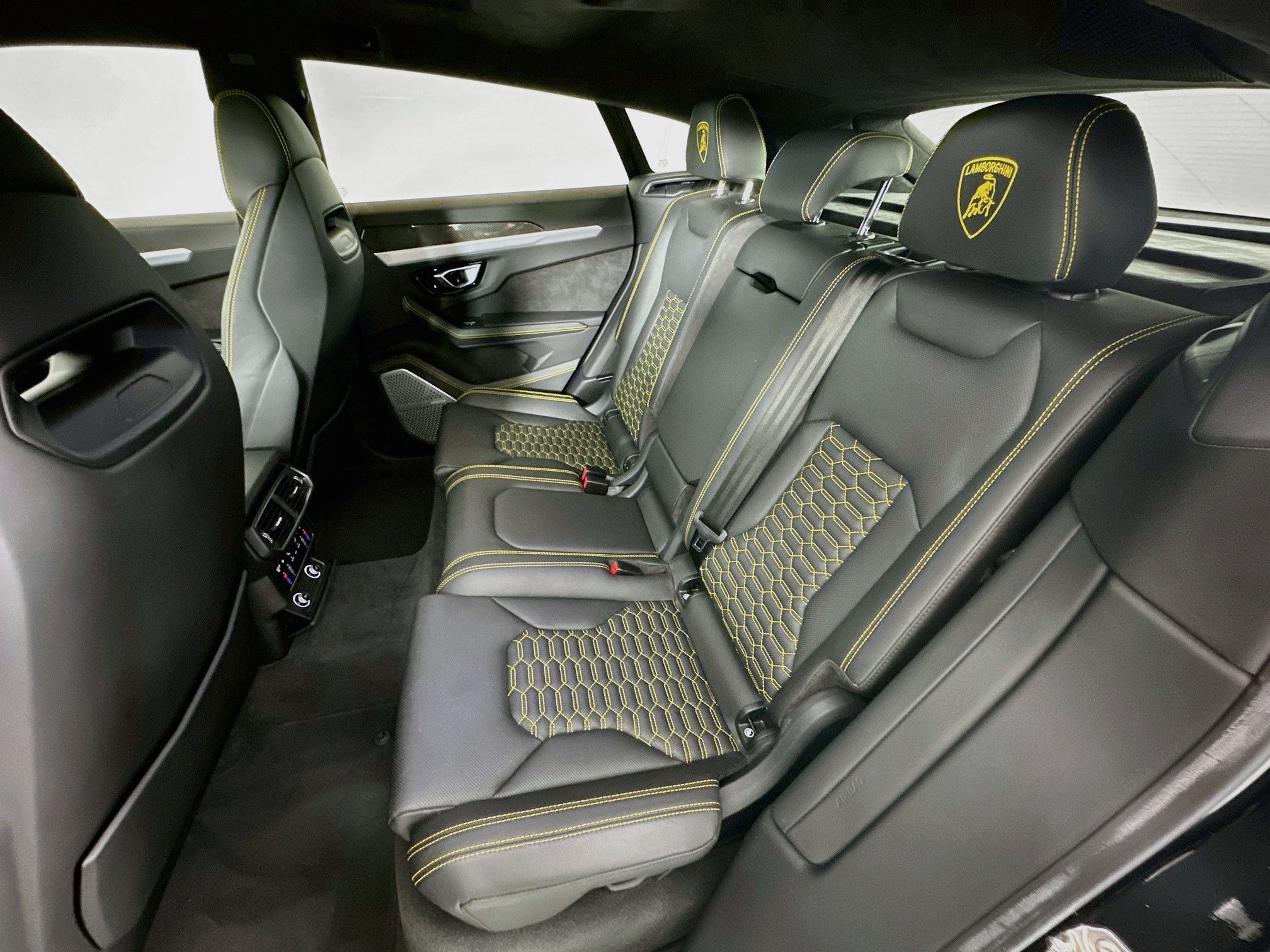 2019 Lamborghini Urus Base