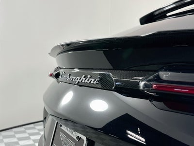 2019 Lamborghini Urus Base