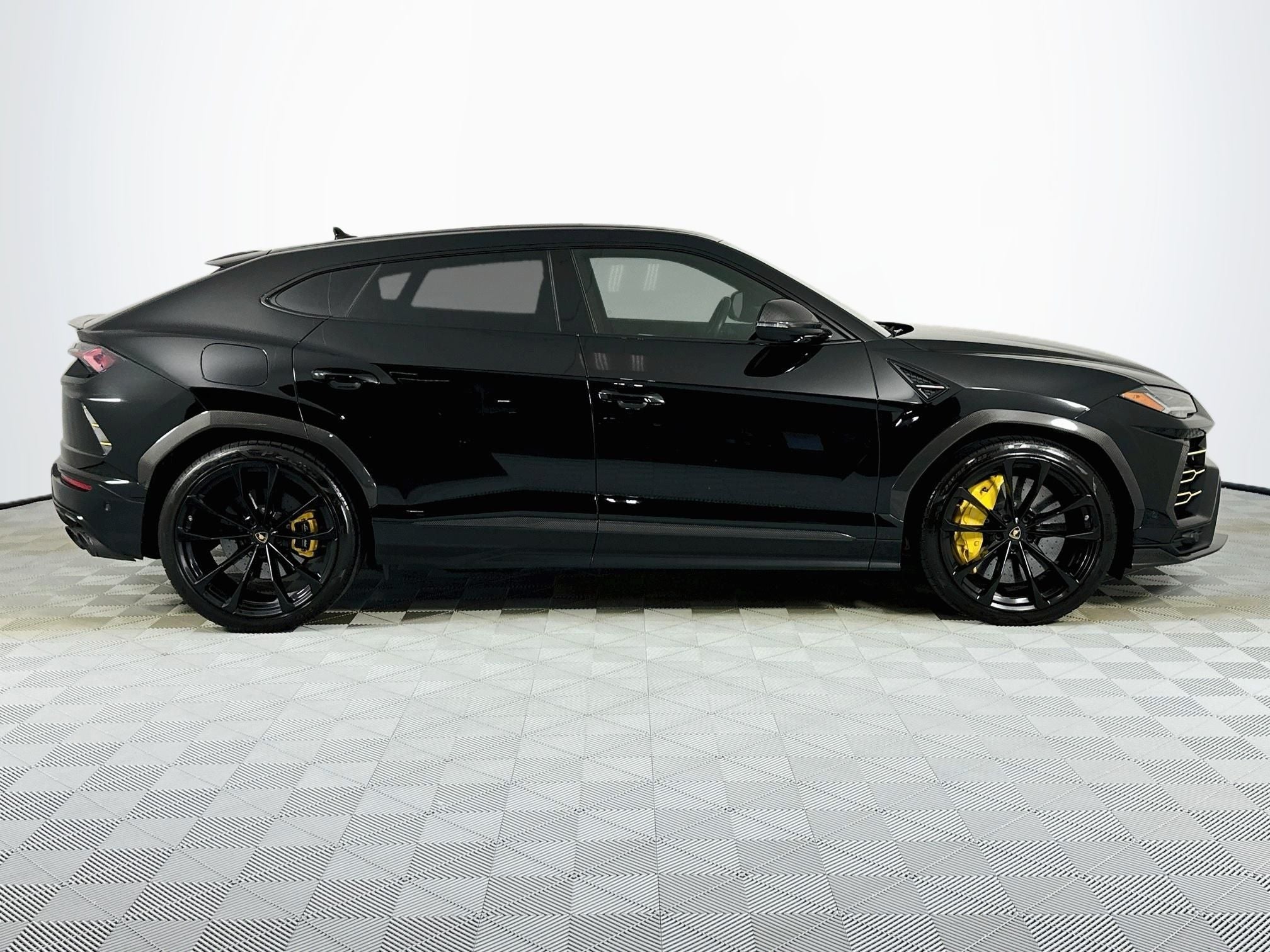 2019 Lamborghini Urus Base