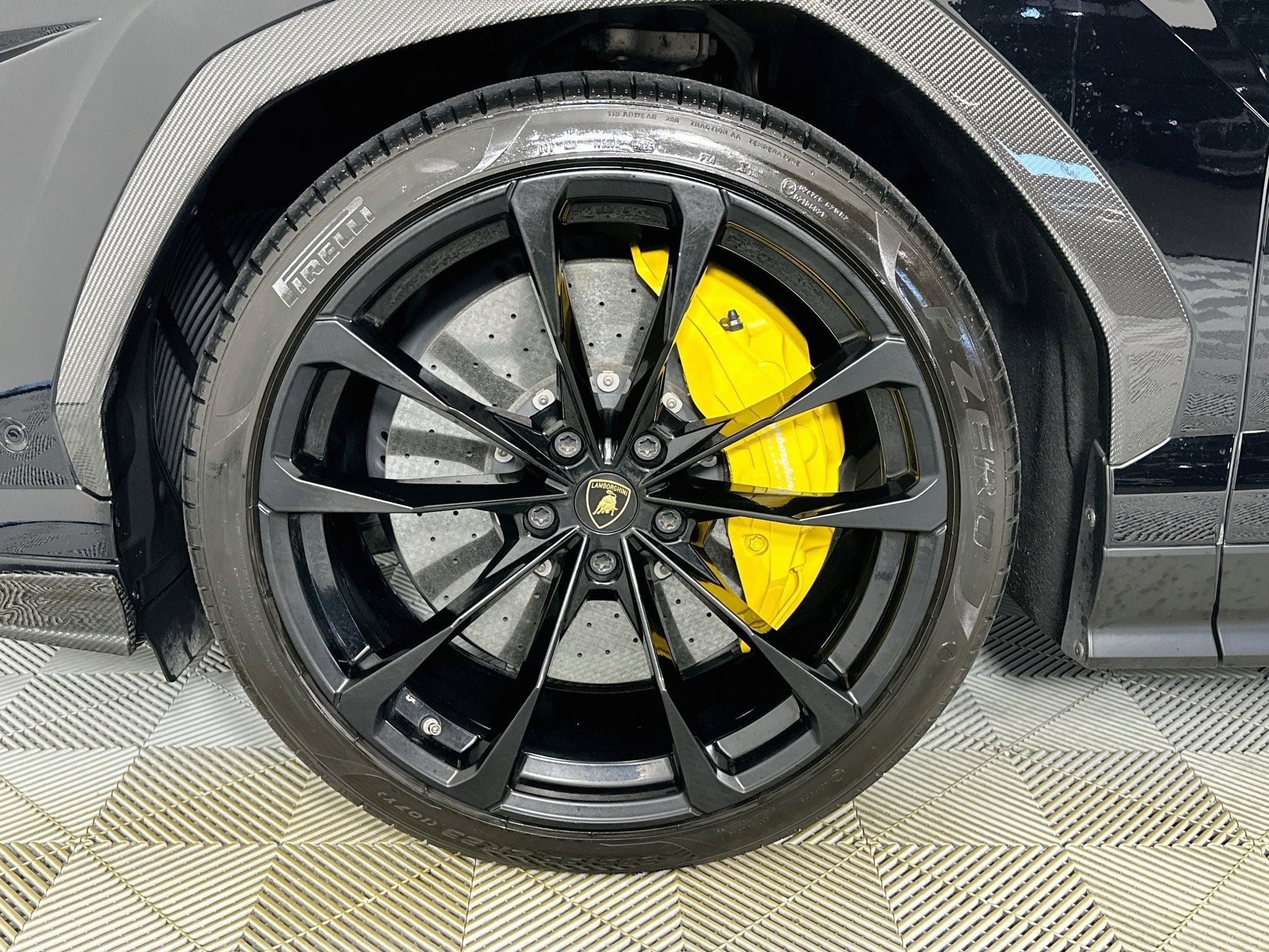 2019 Lamborghini Urus Base