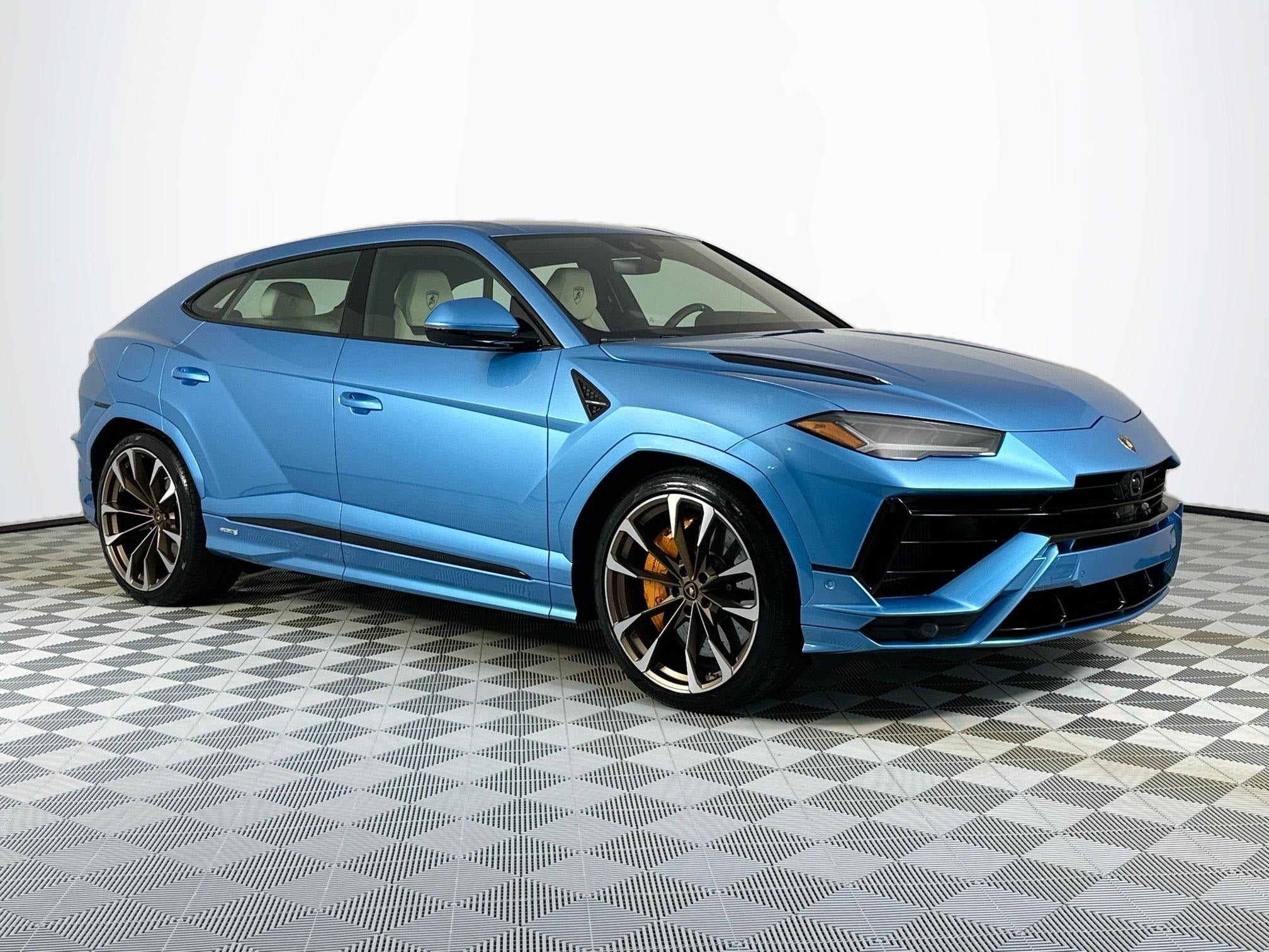 2023 Lamborghini Urus S