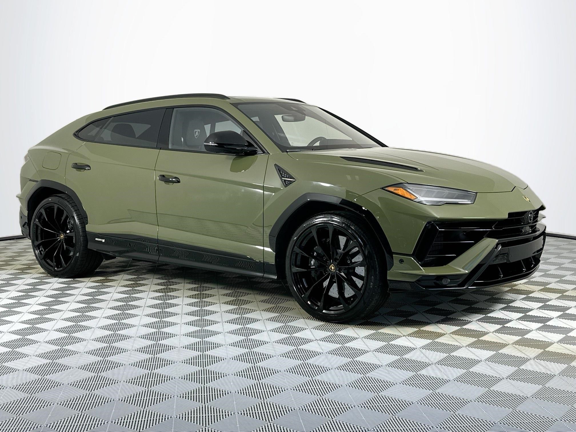2024 Lamborghini Urus S